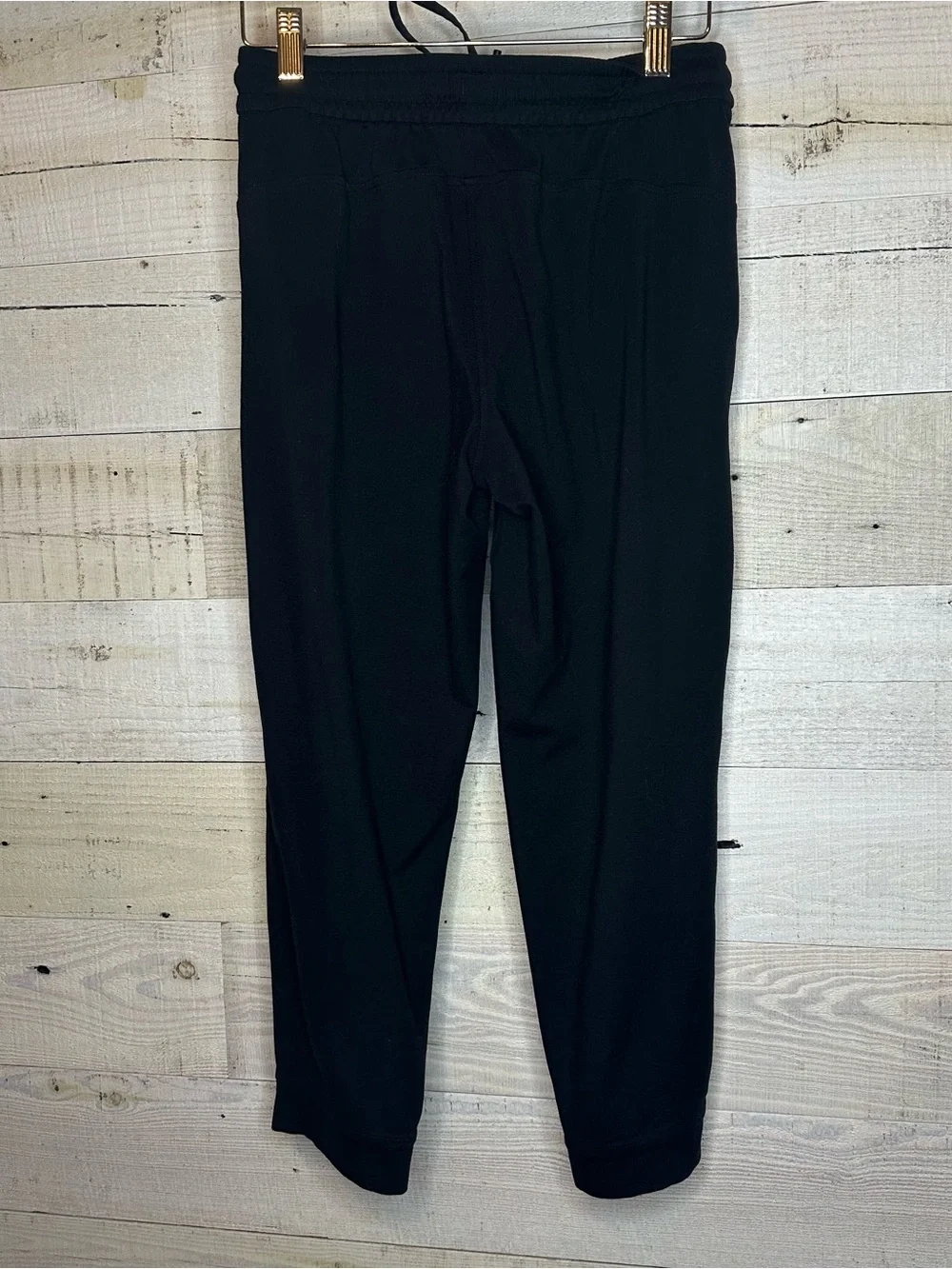 Lululemon Soft Jersey Classic-Fit Mid-Rise Cropped Jogger Black 4